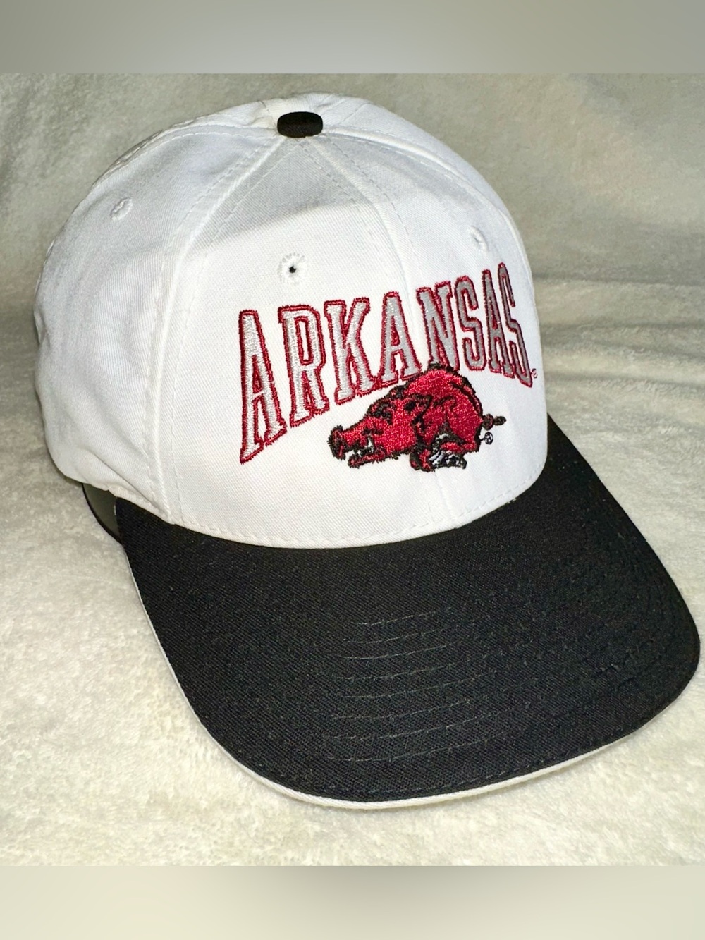 Arkansas Razorbacks White and Black Baseball Cap